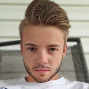 Meet your Posher, Ethan